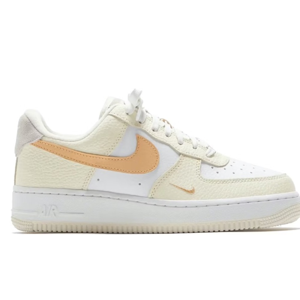 Nike Air Force 1 Low '07 SE
Coconut Milk (Women's)